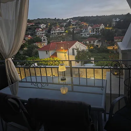 Nono Apartmán Splitska
